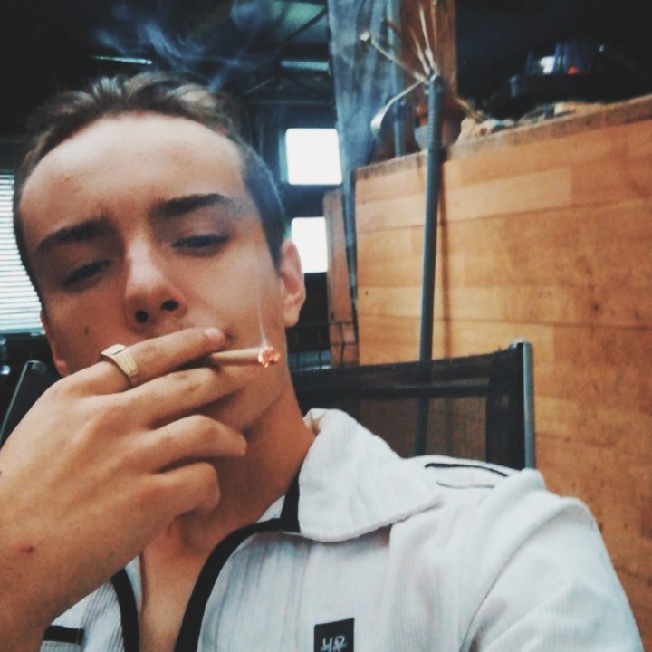 Djael, 22 ans, Violot